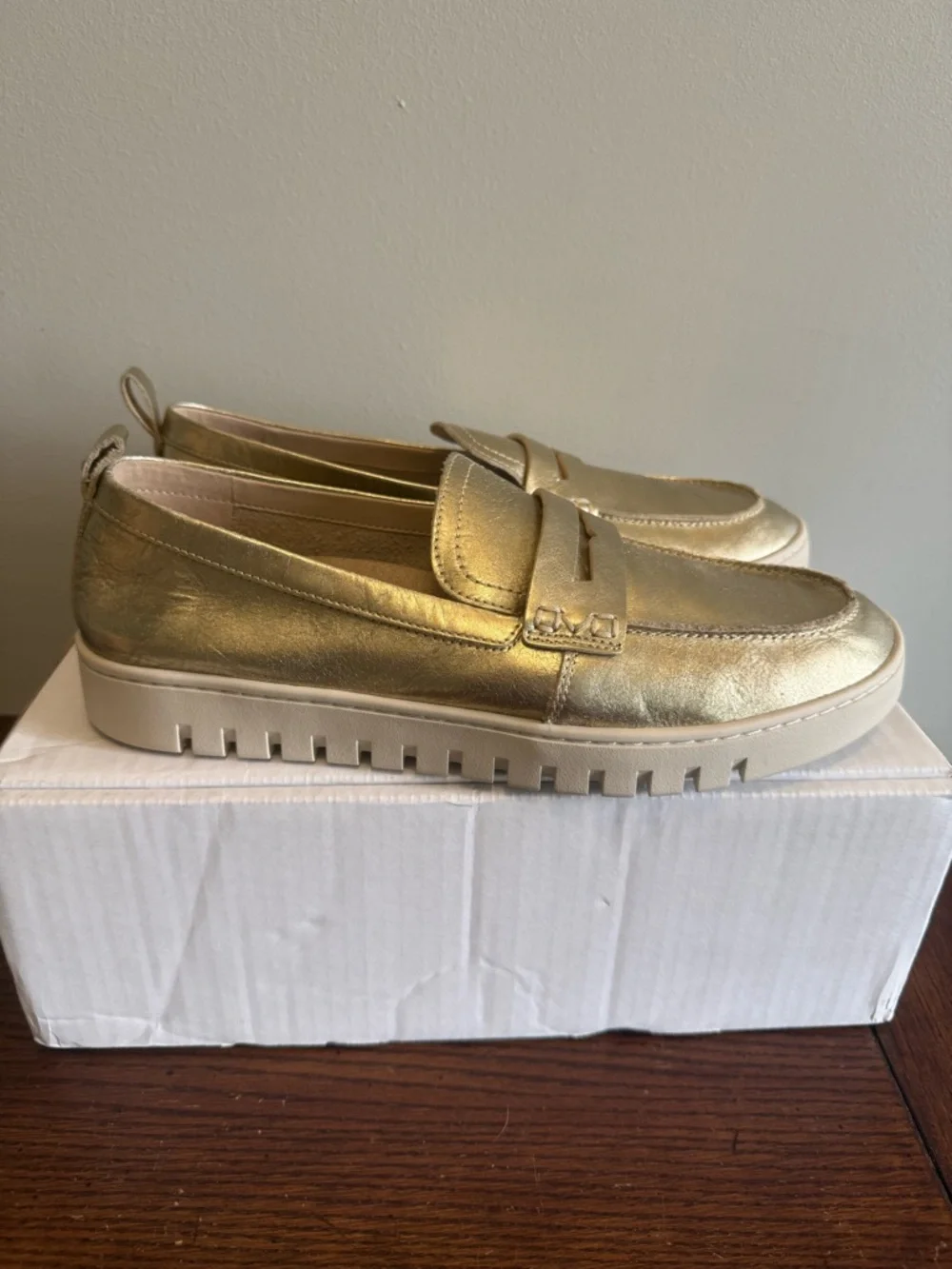 Vionic Uptown Metallic Gold Platform‎ Penny Loafers NEW 10.5 wide